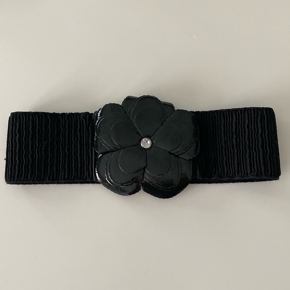 Womens Black Wide Elastic Stretch Waistband BELT Shiny FauxLeather Flower Buckle